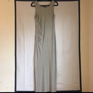 Bobeau black and white maxi dress striped sleeveless tank dress sz small petite